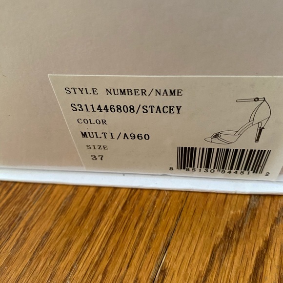 Alice and Olivia stace face peep toe pump - Picture 2 of 4